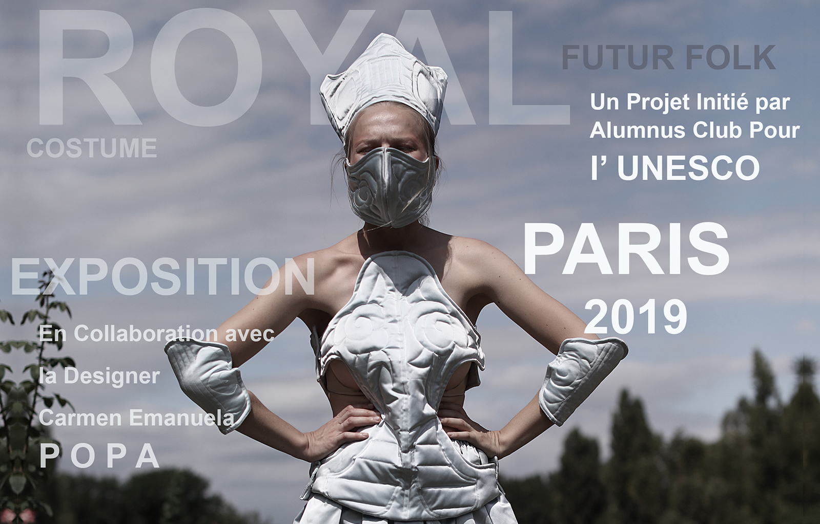  La Designer Carmen Emanuela Popa à l'ouverture de l'exposition Futur Folk. Costume Royal Paris 